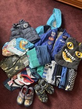 Großes Jungen Bekleidungspaket 27 Teile GR. 92-104