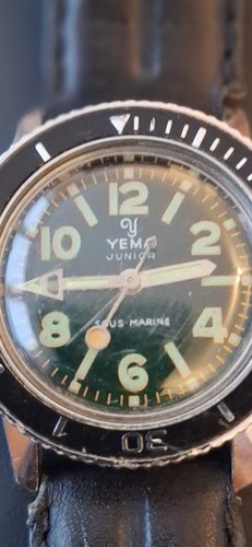 Yema junior sous marine - junior, sous-marine