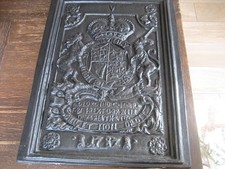 antike Ofenplatte Gusseisen Berliner Eisen Wappen prächtig verziert 56 x 42 cm