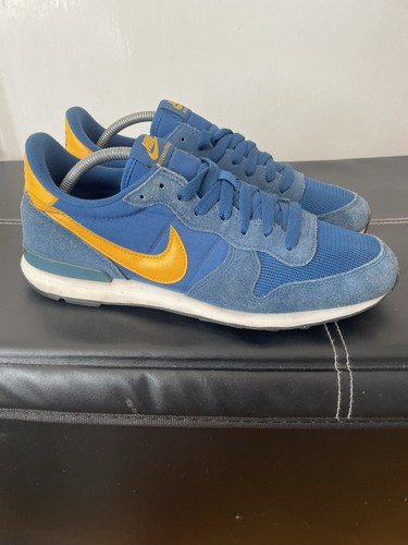 Rare nike internationalist - v,