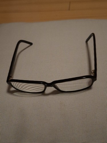 Eine fernbrille von ray ban - eine, in