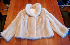 schöne kurze helle Nerzjacke