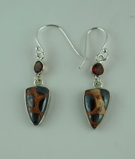 Ohrhänger natürliches Bauxit fossil und Granat 925 Sterling Silber Ohrringe