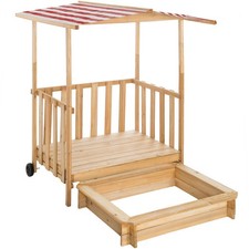 Sandkasten und Spielveranda