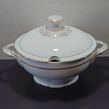 alte Suppen-Terrine der Porzellanmanufaktur Heinrich Winterling Marktleuthen