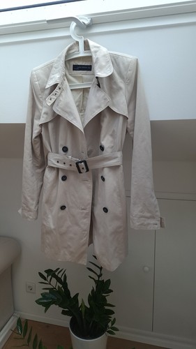 Zara trenchcoat - zara,