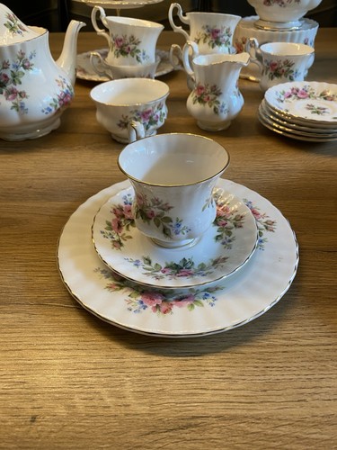 Royal albert essservice moss - albert,