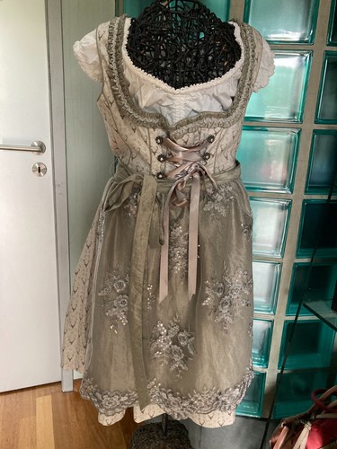 Marjo dirndl zeitlosem - in,