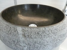 The Bathco Fiji Negro Design Waschbecken rund 450x150