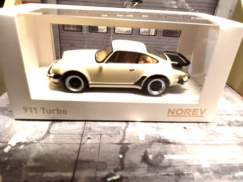 Porsche 911 930 turbo 3 - 911,