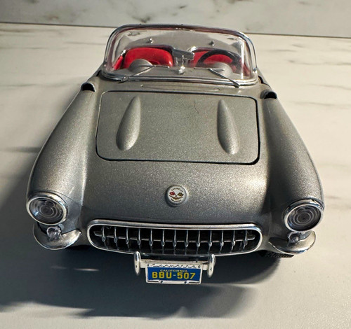 Bburago chevrolet corvette - chevrolet,