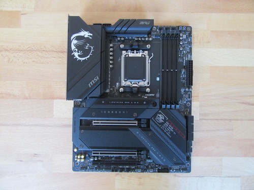 Msi mpg x670e carbon wifi - carbon,