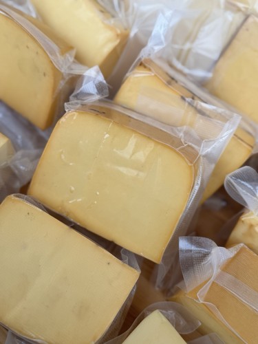 Gouda jung geräuchert - ,, über