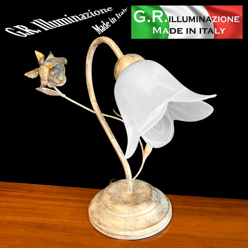 Nachttischlampe klassisch