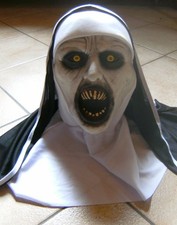 HALLOWEEN  --  MASKE