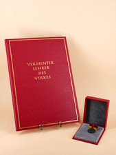 Verdienter Lehrer  1968 DDR Pedagogin Silber Nachlass Orden Medaille Urkunde