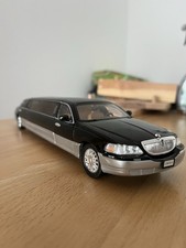 Lincoln town car limousine - lincoln,