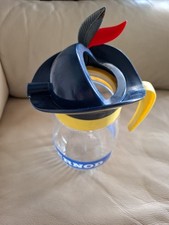 Wasserkrug Pernod  mit Federhut Ausschenker 