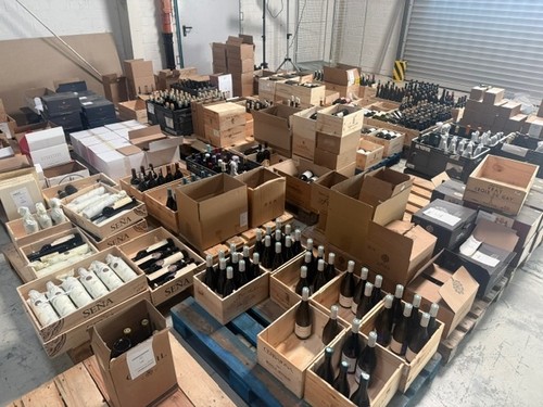 1100 flaschen wein - flaschen,