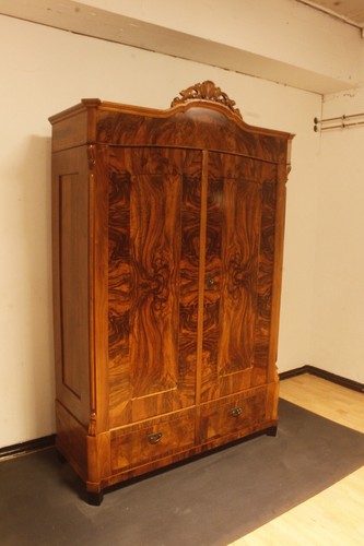Kleiderschrank