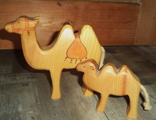 2 Ostheimer Holz - Tier Figuren,  klein und großes Kamel mit Sattel  für Krippe