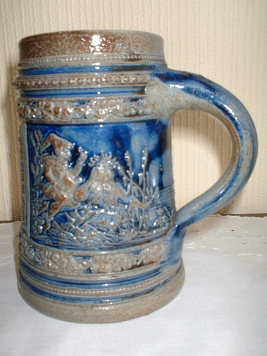 Alter relief bierkrug mit - alter, relief-bierkrug