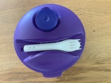Tupperware Salat to go, 1,5 l, mit Besteck und Dressingbehälter lila