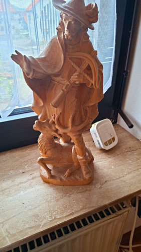 Handgeschnitzte holzfigur - handgeschnitzte,