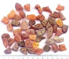 Bernstein - gebohrt,zum Fädeln und Aufziehen-  natur  ,  mit ca. 1.5 mm Bohrung