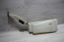 Wischwasserbehälter mit Pumpe