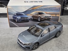 1/18 VW Passat Pro 2024 Hellblau Metallic 380 TSI OVP Diecast