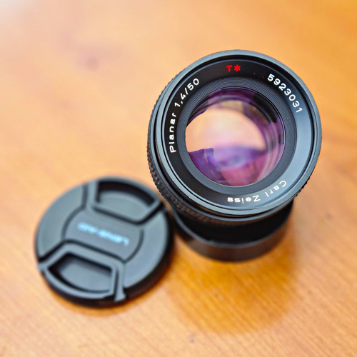 Carl zeiss planar 50mm - t*,