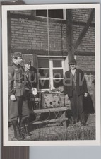Foto, 4./A.R.42 Tornister Funkgerät in Straelen 1940, Funker XT55266