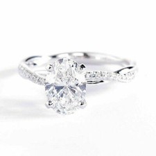 Verlobungsring mit gedrehtem