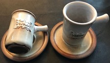 2 CERAMANO Steinzeug 23 PHARISAER Tassen Becher u. Untersetzer 11cm beigebraun