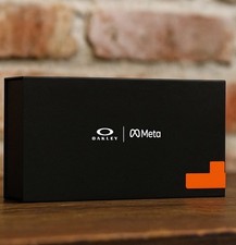 Oakley Meta OW8002 HSTN – Grau/Rot Verlauf | Neu & Original von Fielmann DE