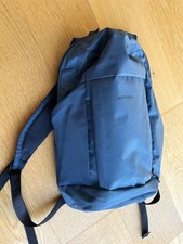 Kleiner, blauer Kunststoff-