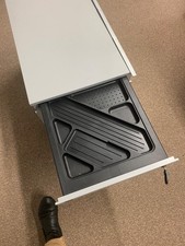 Rollcontainer mit Schubladen aus Metall / Schreibtischunterschrank