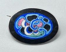 Emaille Brosche von Ole