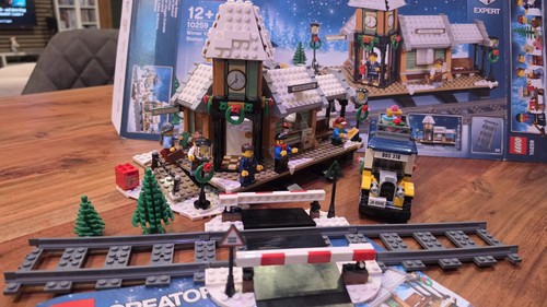 Lego winter village station - winter,