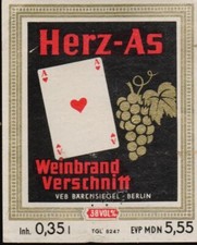 DDR-Etikett Weinbrand-Verschnitt "Herz-As" vom VEB Bärensiegel Berlin 1967 (MDN)