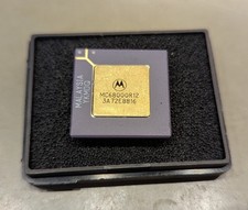 Vintage CPU : MC68000R12 - Motorola CPU im PGA68-Keramikgehäuse