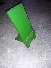 Handyhalter aus holz in grün