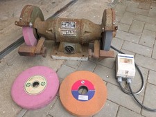 Doppelschleifbock Metabo mit 4x neuen Schleifscheiben(250x32x51)