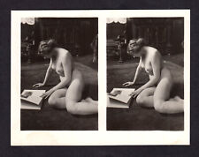 Erotik NACKTE LESENDE FRAU Aktfoto * Vintage 20s 8,5 x 11,3 cm Stereo Foto
