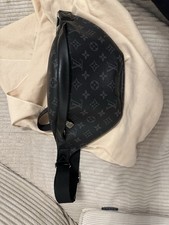 Louis Vuitton Discovery Bumbag