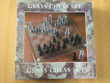 Glas Schach Glass Chess Set