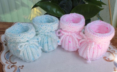 Babyschuhe gestrickt paar - gestrickt,