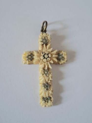 Schöner antiker kreuz - schöner,