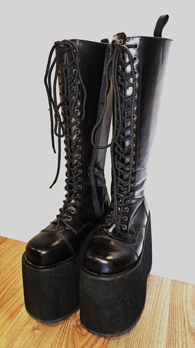 Demonia mega 602 plateau boots - demonia,